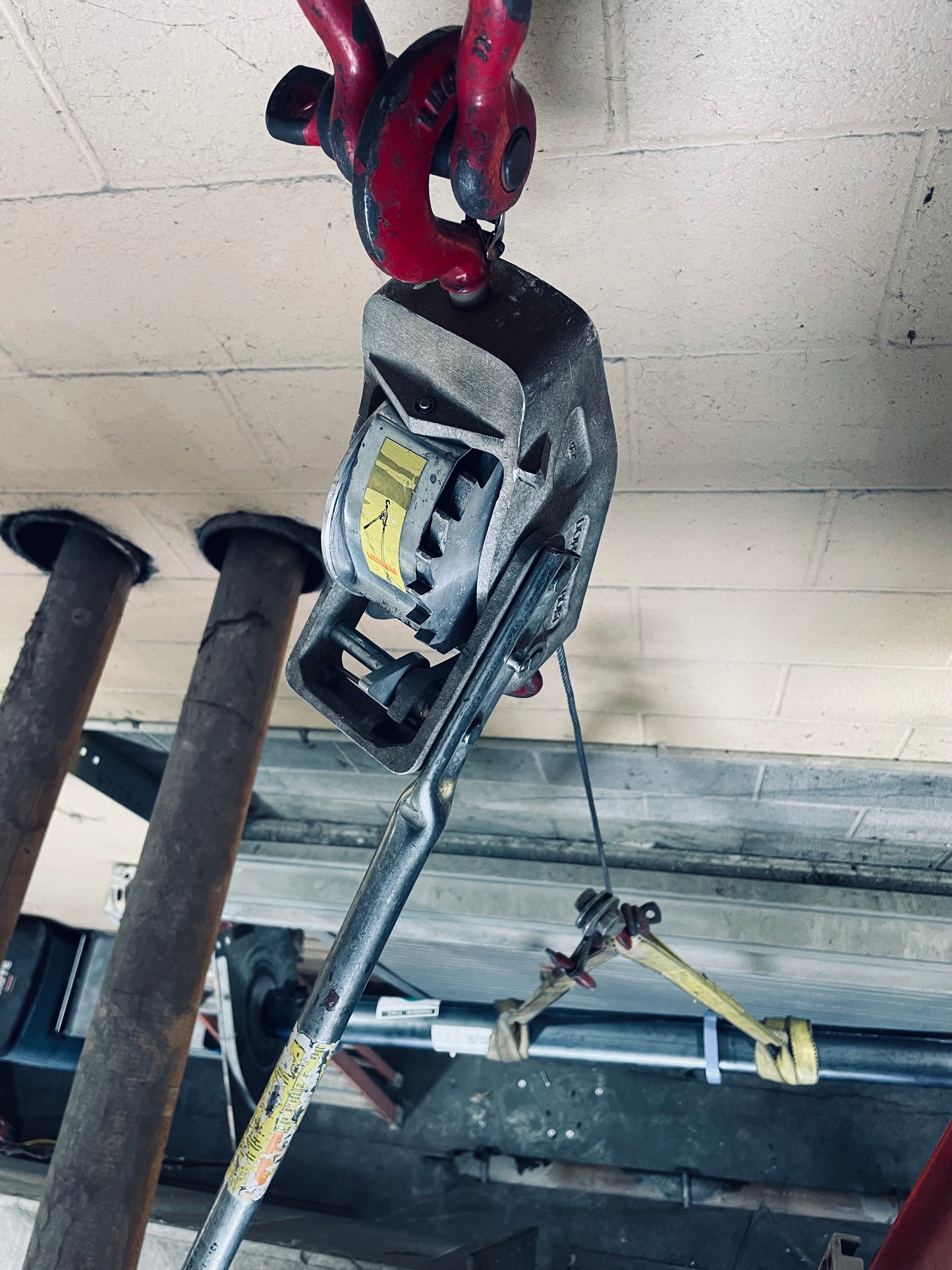 1 1/2 Ton Cable Hoist