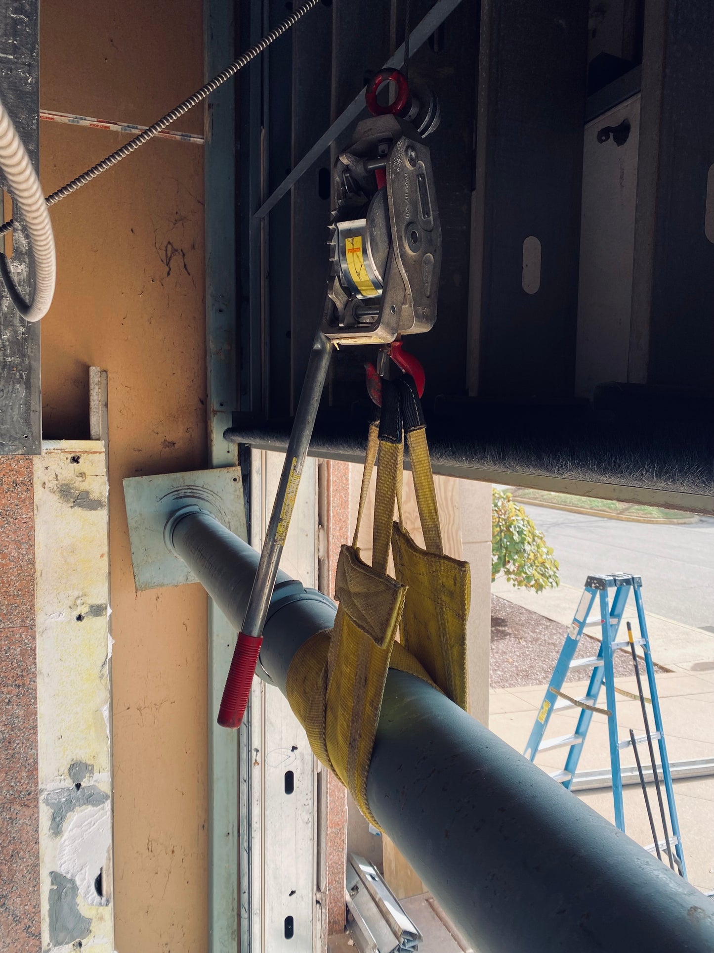 1 1/2 Ton Cable Hoist